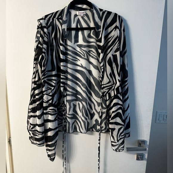 Zebra Pint top - Picture 2 of 4